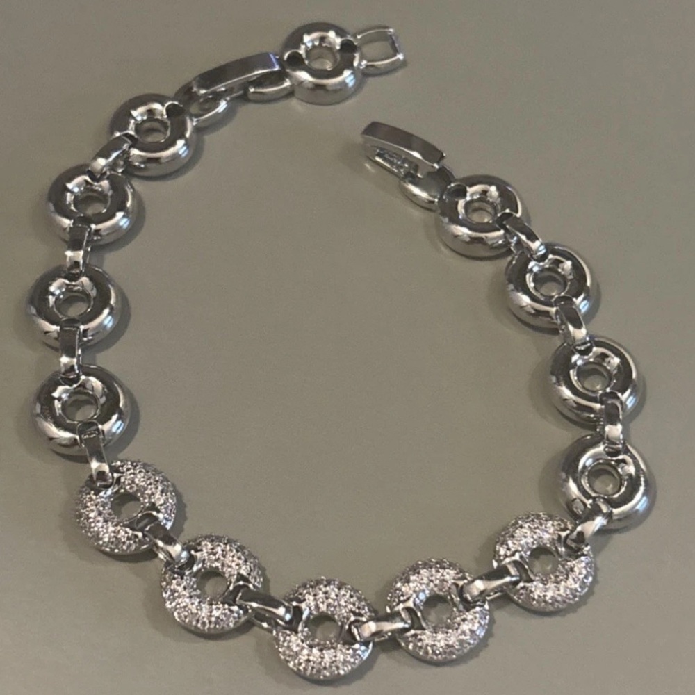 White Gold Plated Chunky Link Bracelet Crystal Pavé Circle Statement Bracelet - Picture 5 of 9